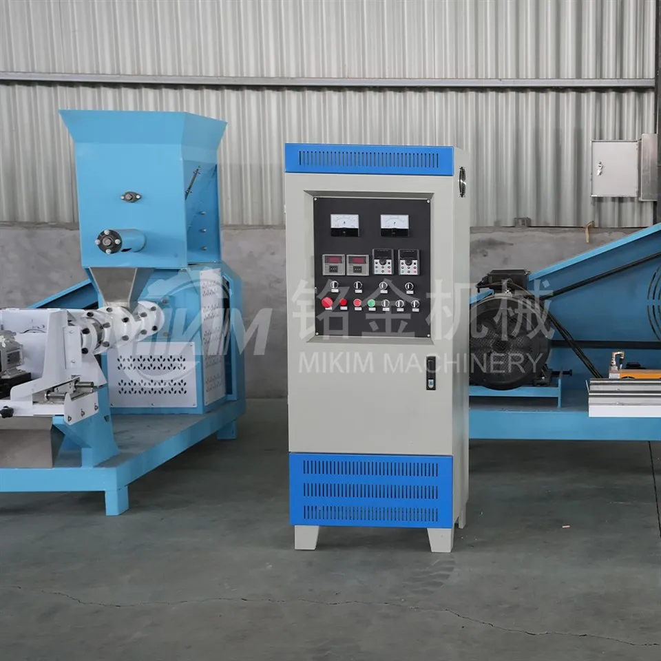 Mycket automatiserad foderextruder